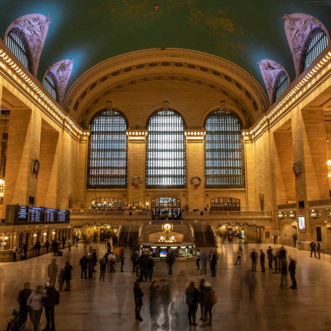 National Geographic Travelさんのインスタグラム写真 - (National Geographic TravelInstagram)「Photo by Muhammed Muheisen @mmuheisen / I captured this image of Grand Central Terminal in January while visiting New York City and working on a personal story about subways and train stations in different parts of the world. For more photos and videos, follow me @mmuheisen and @mmuheisenpublic. #muhammedmuheisen #NewYork #NYC #GrandCentral」10月29日 15時39分 - natgeotravel