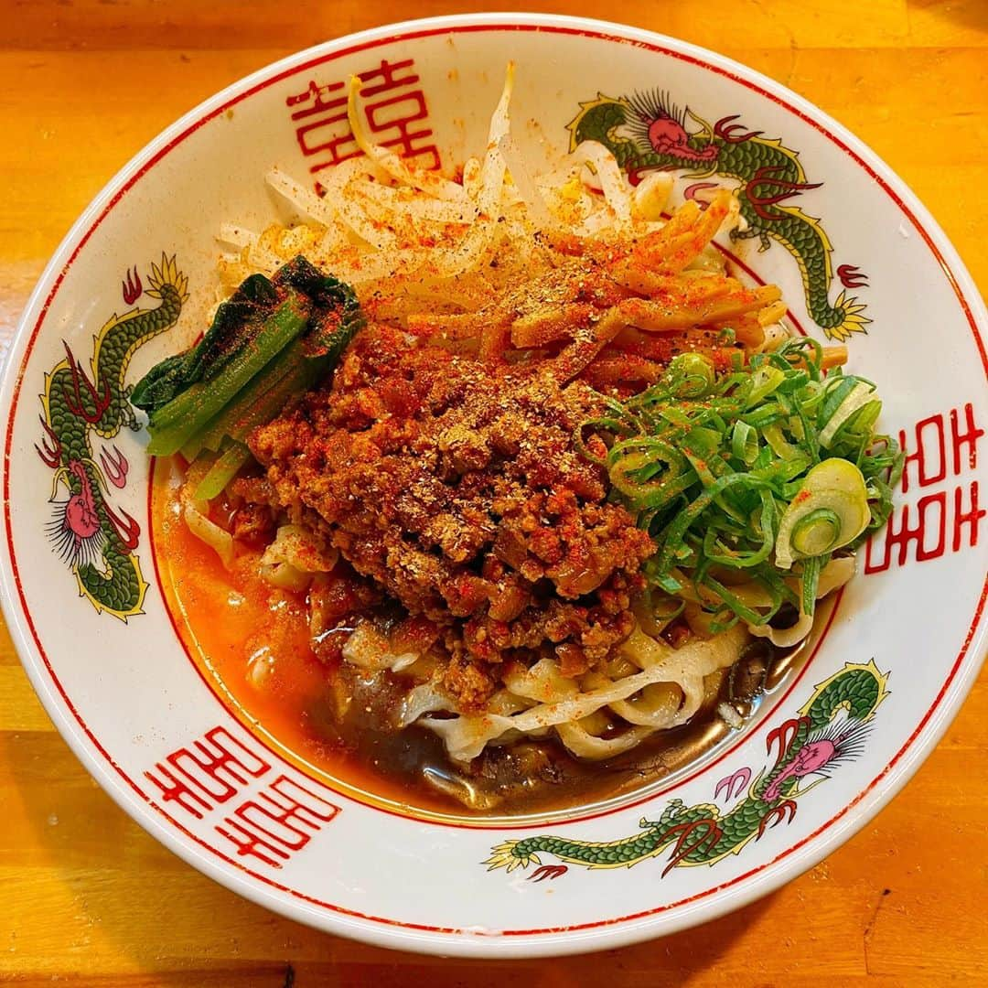 青木泰寛のインスタグラム：「限定の #汁無し坦々麺 完食 手打ち麺が問答無用で美味すぎた また来たいのである。  #ラーメン #らーめん #ramen #なるめん #大岡山」