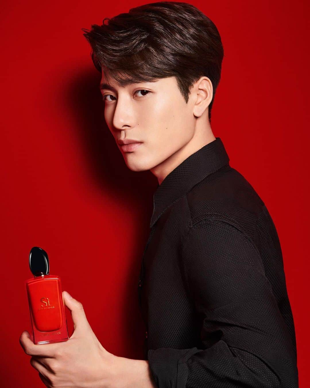 ジャクソンのインスタグラム：「@armanibeauty  For you all ❤️🥺  #armanibeauty #ambassador @teamwang  #teamwang」