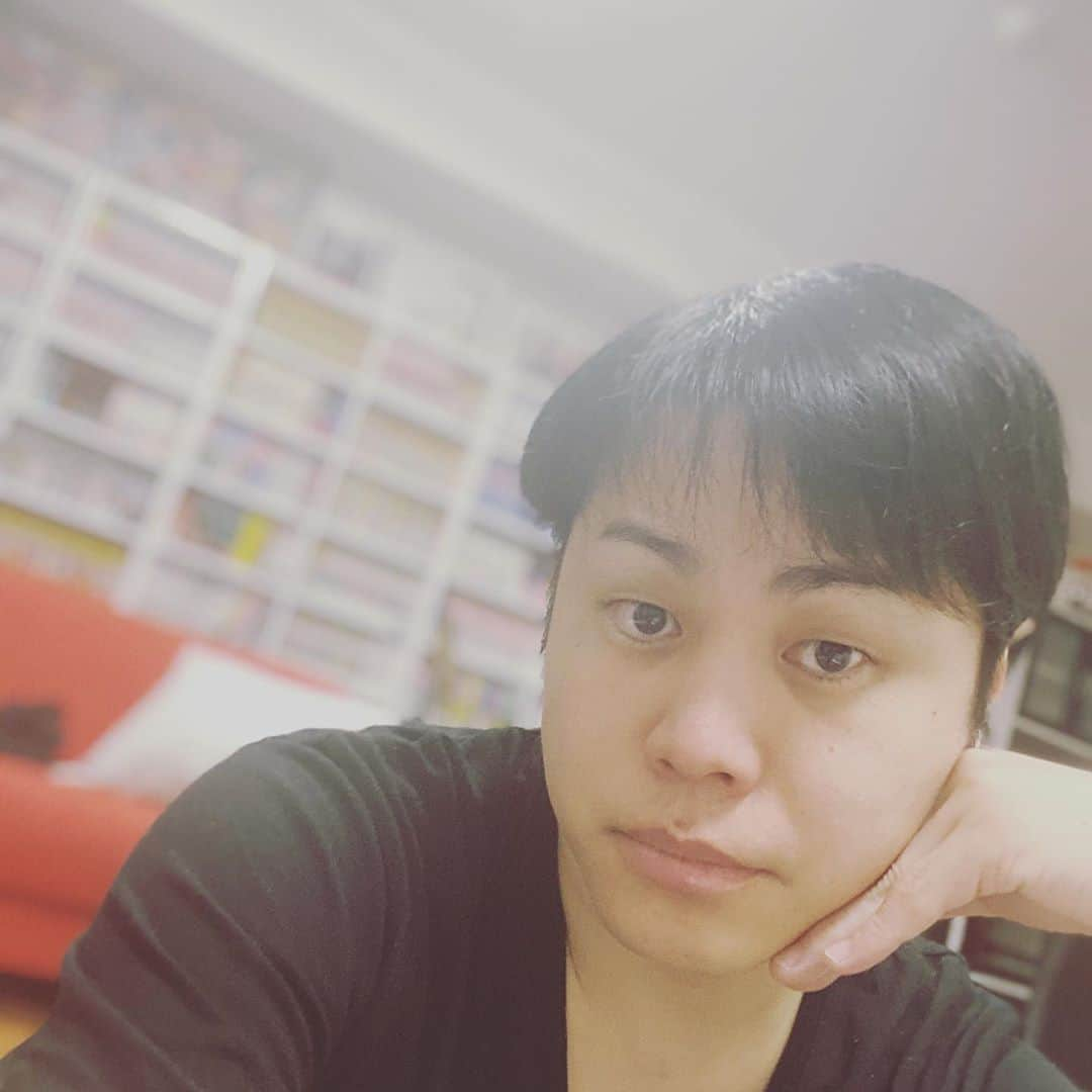 井上裕介さんのインスタグラム写真 - (井上裕介Instagram)「井上と光とポートレートの融合作品^_^  #NONSTYLE #ノンスタイル  #井上 #自撮り #ポジティブ #ナルシスト #どうだ #イケメン #だろ！？ #インスタ映え #いや #イノスタ映え #インスタグラム #イノスタグラム」10月29日 15時54分 - nonyusuke