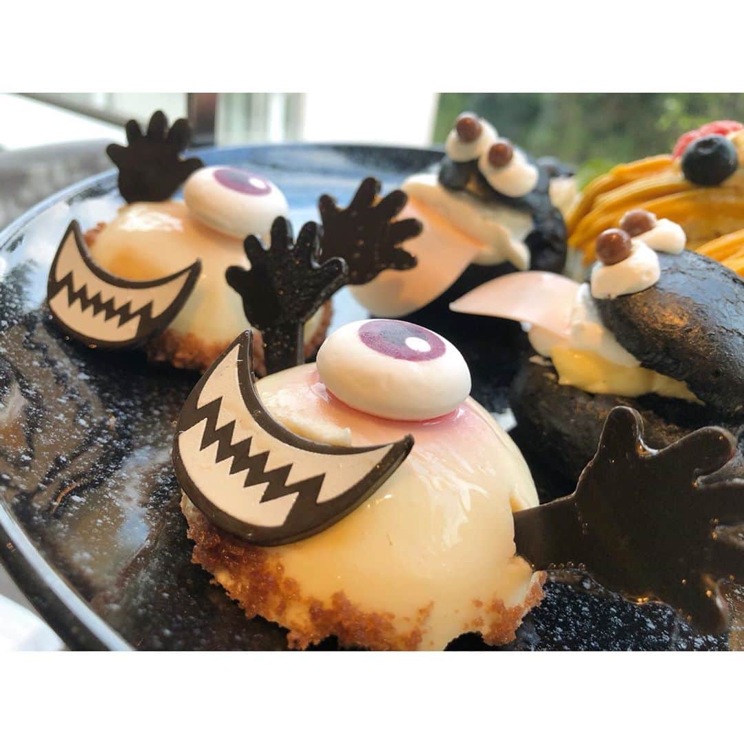 粕谷奈美さんのインスタグラム写真 - (粕谷奈美Instagram)「trick or treat👻🎃🍭 可愛すぎてずっと見ていたかった！！…けどペロリといただきました🤤💓 #halloween#trickortreat#🎃 #afternoontea#sweets#goodtime」10月29日 16時17分 - nami_kasuya