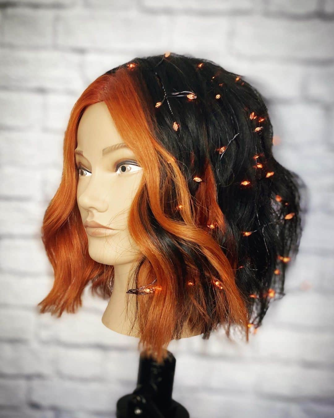 Sam Villaさんのインスタグラム写真 - (Sam VillaInstagram)「🕷️ 🕸️ Ready for the ultimate #spooky weekend?⠀ ⠀ #Hair by @Redken Regional Educator @caitie.colors using her #SamVillaHair 1” ARTIST SERIES 2-IN-1 MARCEL IRON & WAND, #Redken Frizz Dismiss Rebel Tame, Guts 10, Oil for All, and finished with Triple Dry 15.⠀ ⠀ Shop #SamVillaTools on SAMVILLA.COM」10月30日 1時46分 - samvillahair