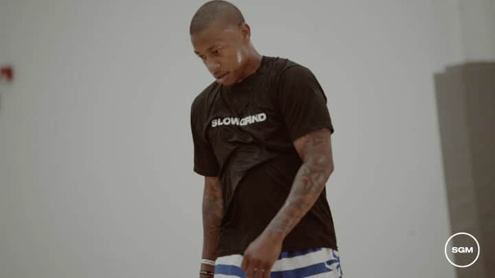 アイザイア・トーマスのインスタグラム：「“Hustle hard is my message, then double back and get extras” 🏁 It’s Just WORK!  🎵: @nipseyhussle @bigsean  🎥: @teejayregan @slowgrindmedia」