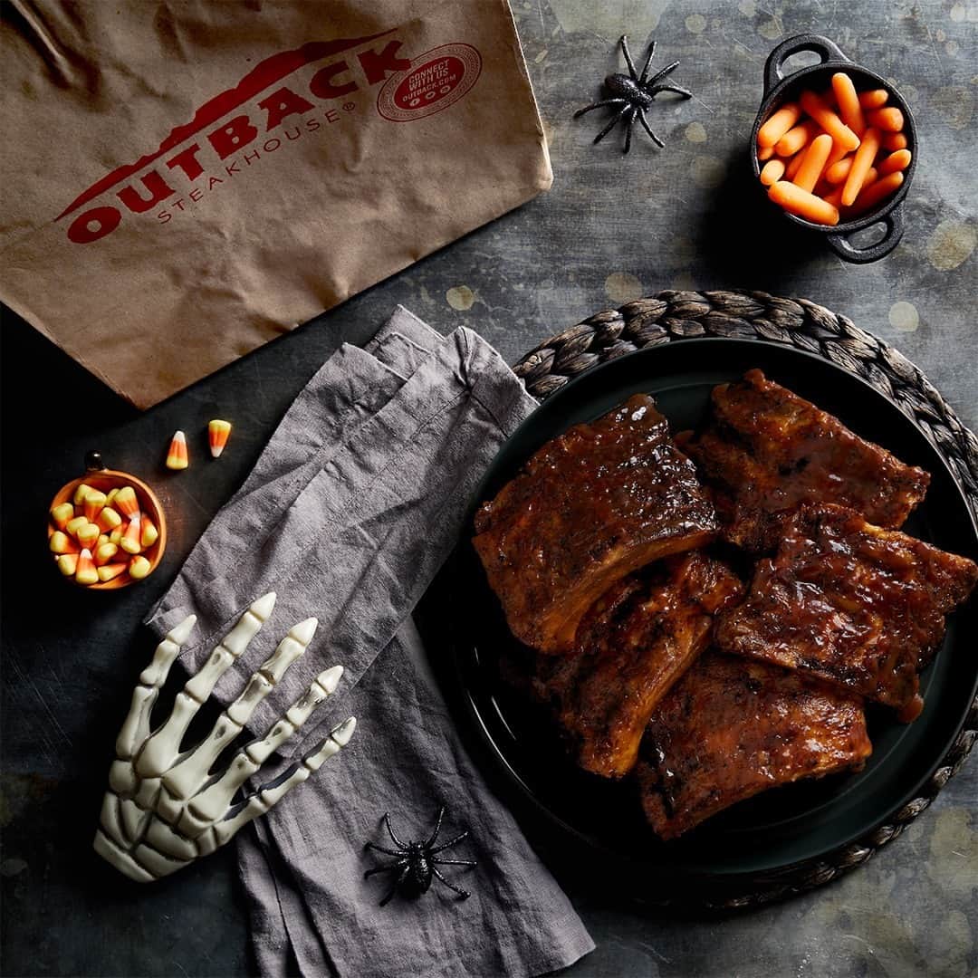Outback Steakhouseさんのインスタグラム写真 - (Outback SteakhouseInstagram)「Craving an Outback gift card for Halloween? Comment below with: 👻 Your favorite Outback food AND your Halloween costume 👻 We'll surprise some lucky fans with gift cards!  See link in bio for details.」10月30日 2時00分 - outback