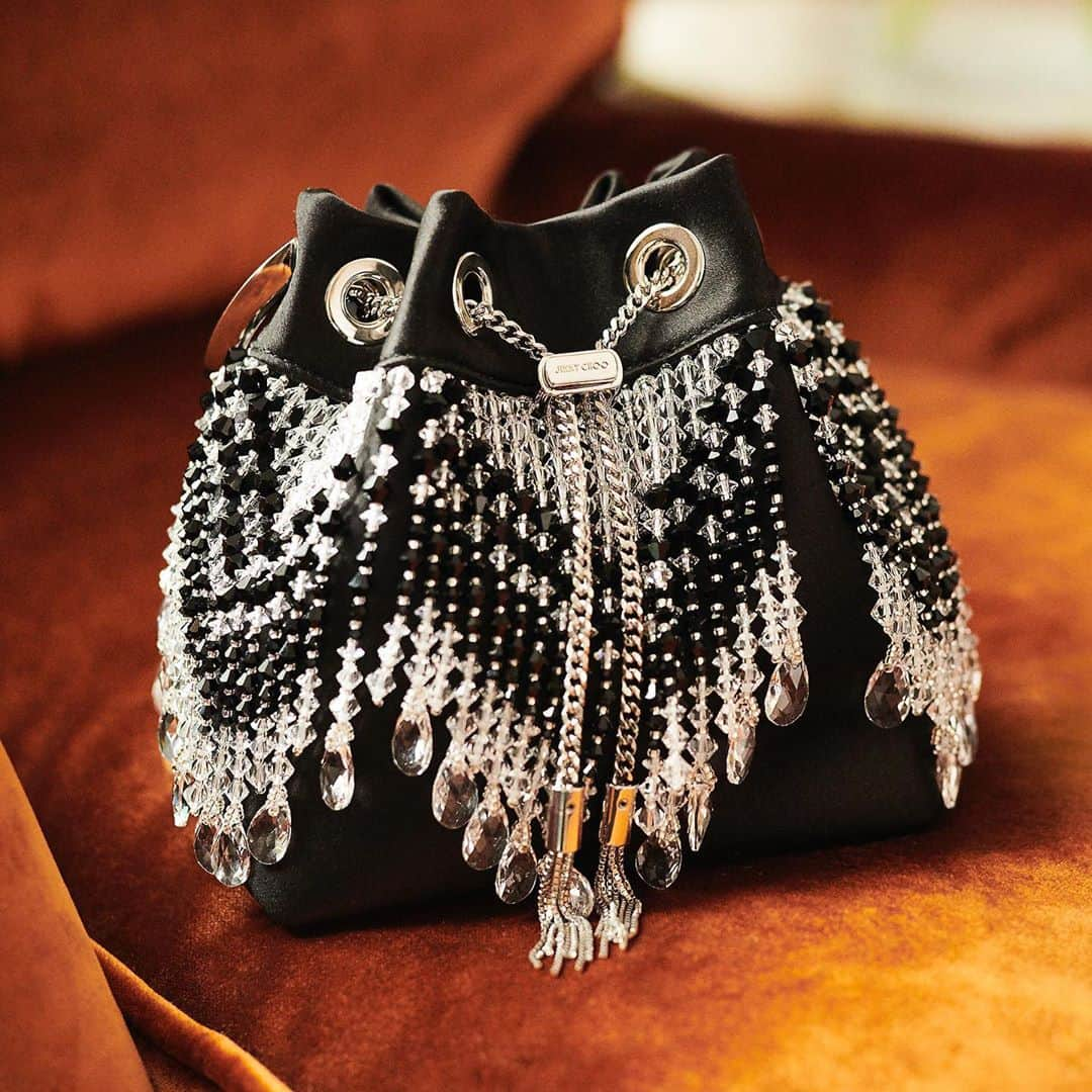 Jimmy Chooさんのインスタグラム写真 - (Jimmy ChooInstagram)「The crystal beaded fringe on this BON BON clutch bag makes it a work of art to be both admired and worn #JimmyChoo」10月30日 1時55分 - jimmychoo