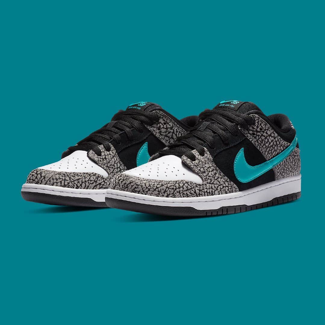 HYPEBEASTさんのインスタグラム写真 - (HYPEBEASTInstagram)「@hypebeastkicks: Take an official look at the upcoming @nikesb Dunk Low "Elephant." This iteration acts as an homage rather than a collaboration as atmos was not directly involved with this SB Dunk. Though the colorway is an instantly familiar style that is equal parts Nike Sportswear and skate, making for a compelling, detail-rich nod to a classic. These are reported to release on November 11 via SNKRS. Is this a must-cop?⁠⠀ Photo: Nike」10月30日 2時14分 - hypebeast