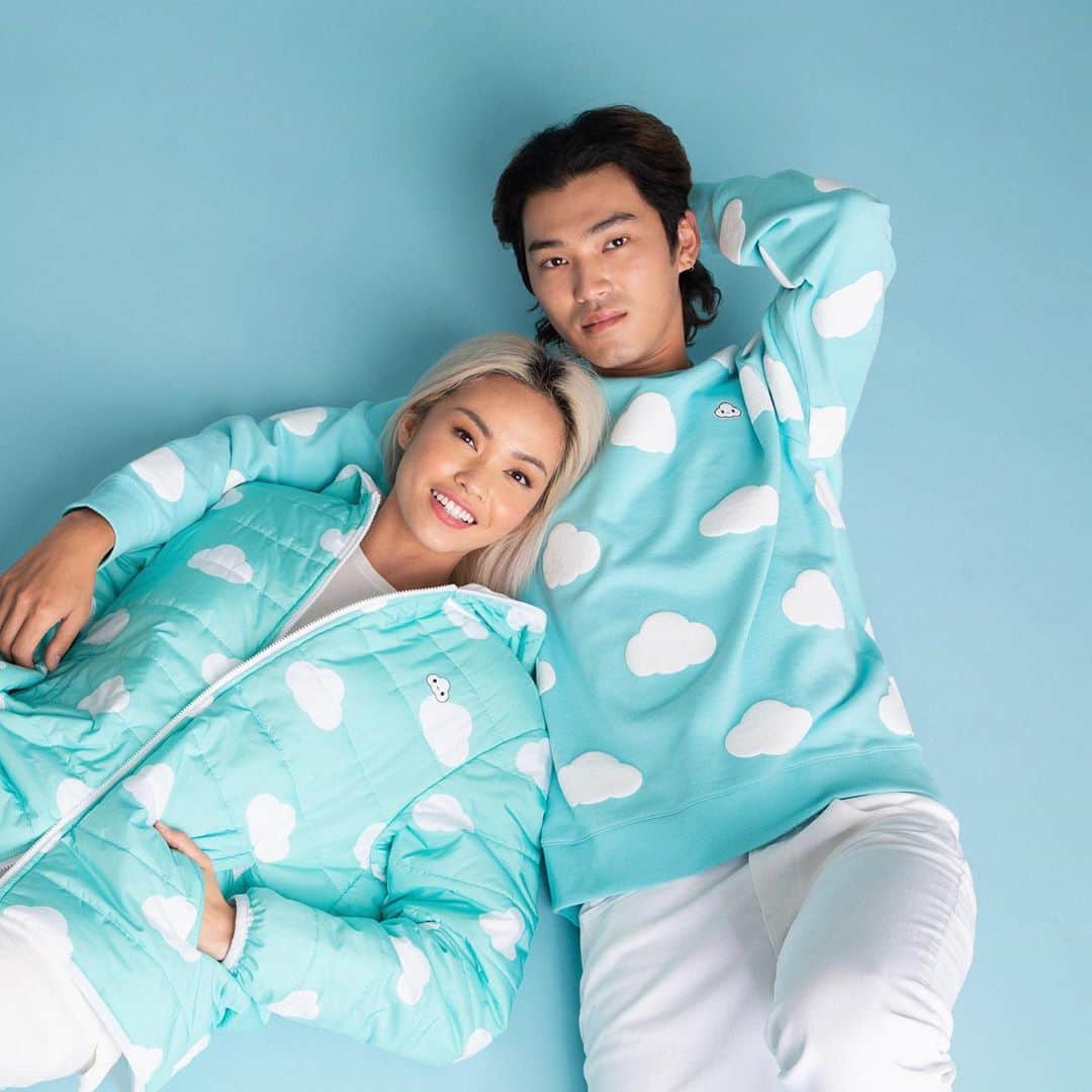 ゲスのインスタグラム：「Magic, Luck, and Friendship™ come together for this @friendswithyou x GUESS capsule collection. “Little Cloud” is available at @nanzukaunderground’s @2gtokyo space until 11/15 and on guess.com starting 11/5.」