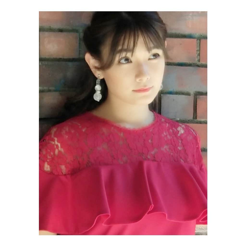 のインスタグラム：「. #カレンダーオフショット #2021カレンダー  #カレンダーイベント ↓  ———————————————  外岡えりか2021年カレンダー 発売記念イベント  11月1日（日）13：00～ ブックファースト新宿店  ———————————————  明日は “アイドリング!!!「5年後の約束」最後の同窓会” 16:00〜18:00フジテレビONEで生放送です📺  なんだか実感があるようなないような…💦 ドキドキです。  是非ご覧ください🌻  #アイドリング #idoling #バカリズム特番」
