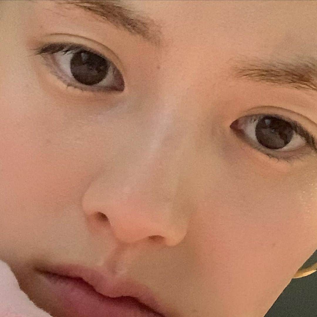 キム・ヨンジのインスタグラム：「Find yuri. #둔갑술 오늘밤 유리랑 티비엔 열시반💜 #압박면접#시청권장#압박사진」