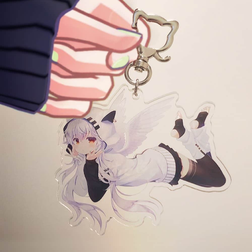 アズマリムさんのインスタグラム写真 - (アズマリムInstagram)「天使リム👼💜 #アクリルキーホルダー　作ってみたよ！」10月29日 18時35分 - azuma_lim
