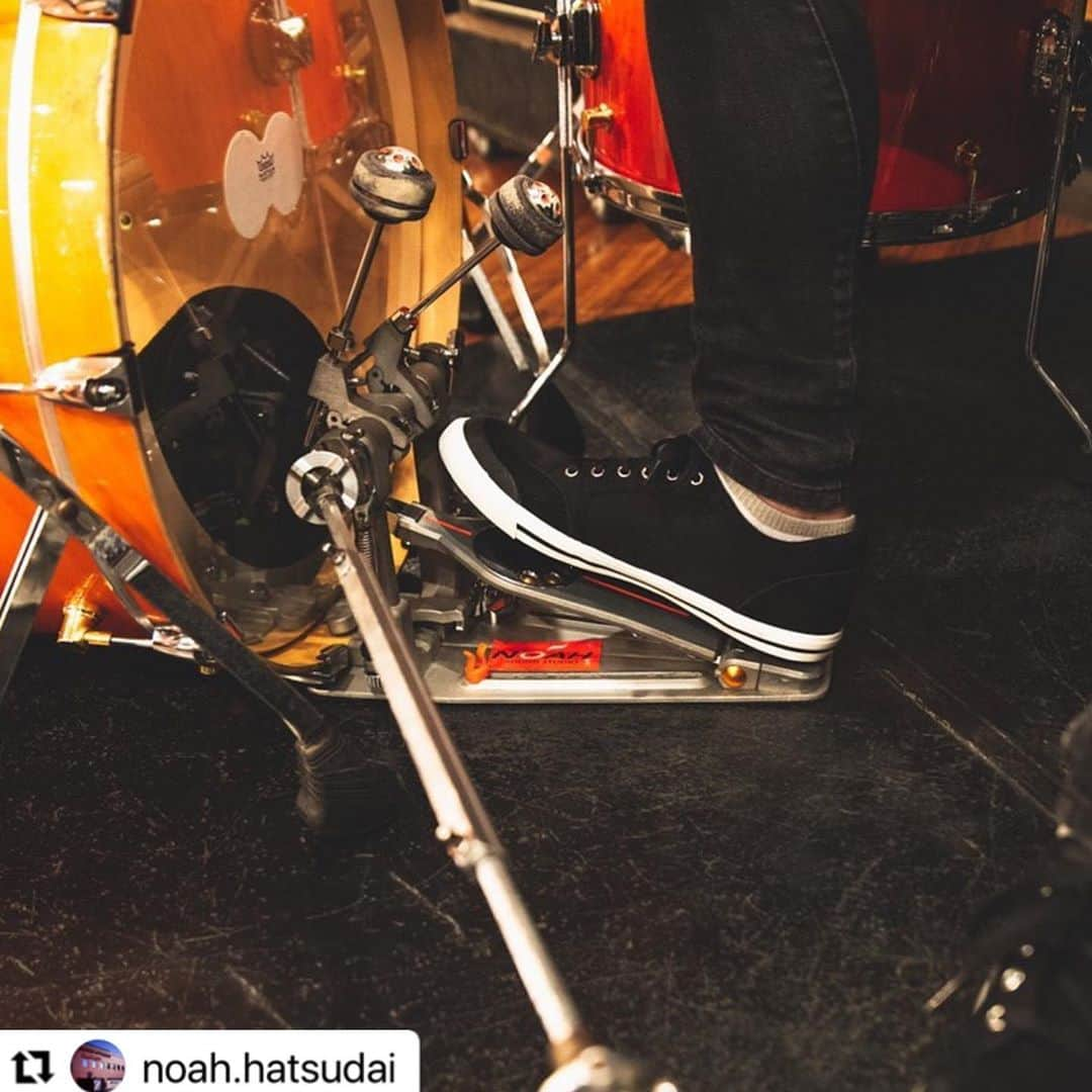 アドミラルさんのインスタグラム写真 - (アドミラルInstagram)「#Repost @noah.hatsudai with @make_repost ・・・ Twin pedal Pearl DEMON DRIVE 好評レンタル中です😁  速さだけでなく、ペダルワークをとことん追求できるポテンシャルを秘めております🤘 是非お試しください!!  ———————————————————————————﻿ ＜＜SOUND STUDIO NOAH 初台店＞＞﻿ TEL:03-3373-3711 営業時間:AM9:00-翌6:00 HP:https://www.studionoah.jp/hatsudai/  NOAH Official Instagram Guitargram @guitargram_studionoah Bassgram @bassgram_studionoah Drumgram @drumstgram_studionoah Keygram @keygram_studionoah DJgram @djgram_studionoah RecPAgram @recording_studionoah Painogram @pianogram_studionoah  ——————————————————————————— #サウンドスタジオノア #スタジオノア #soundstudionoah #studionoah #音楽スタジオ #リハスタ#リハーサル #リハーサルスタジオ #レコーディング #music #音楽  #バンド練習 #個人練習 #初台 #バンド #サウンドスタジオノア初台店  #配信 #歌ってみた #弾いてみた #叩いてみた #演奏してみた #音楽好きな人と繋がりたい  #ギター #ベース #ドラム #アドミラルフットウェア #コンテナスタジオ#admiralfootwear #駐車場あり」10月29日 18時35分 - admiral_japan