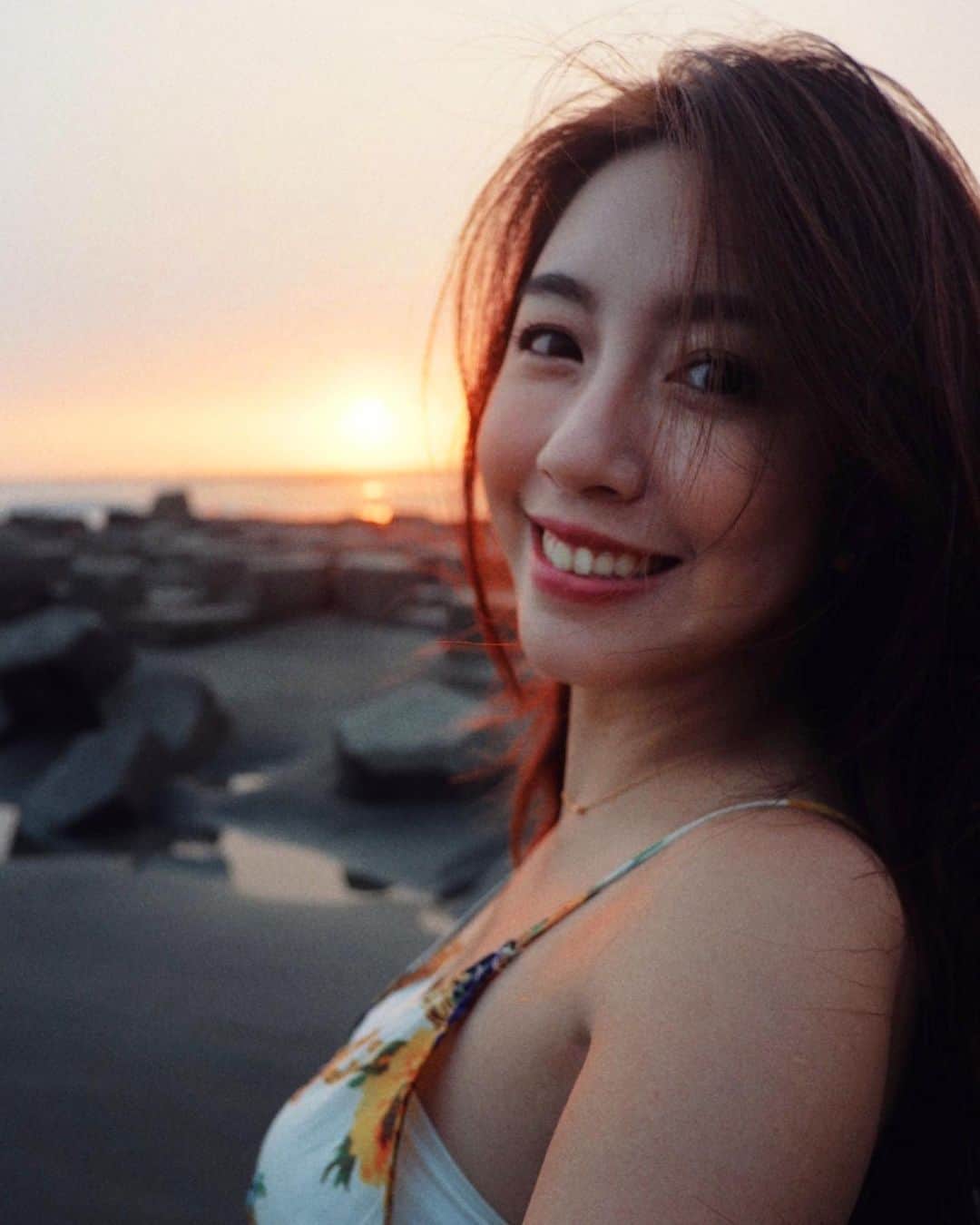 辜莞允（Nono Ku）のインスタグラム：「來給海風吹 #Fujifilm」