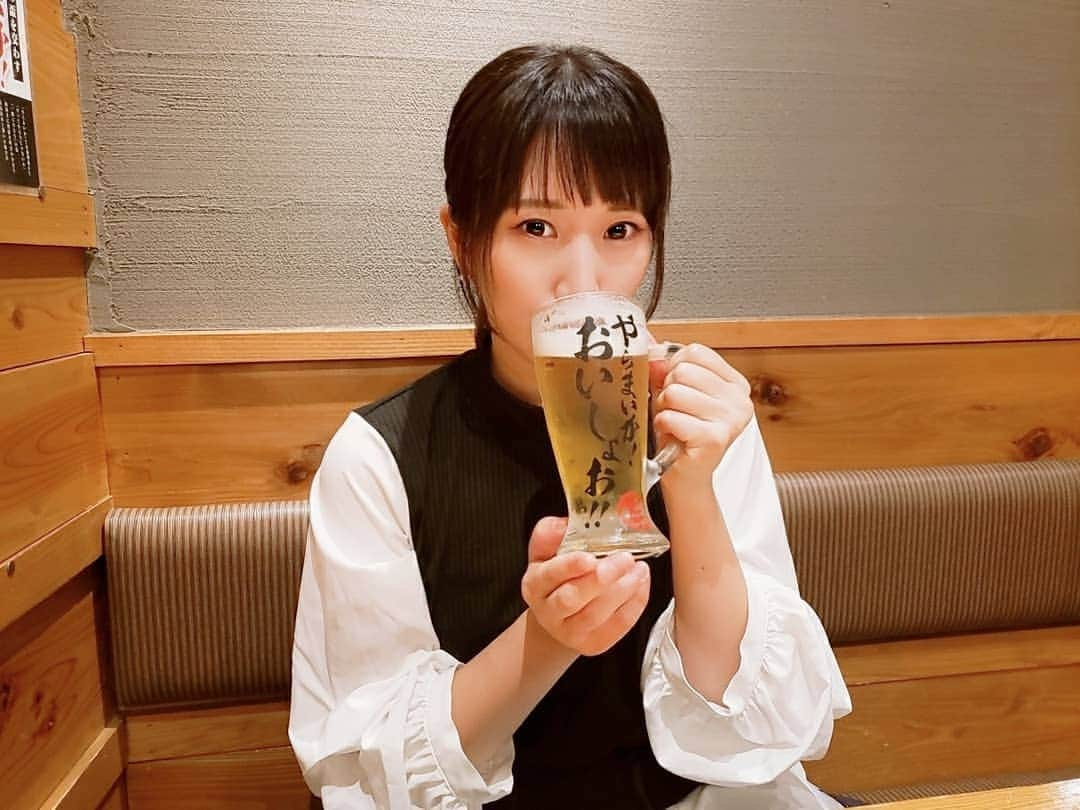 坂本詩緒里さんのインスタグラム写真 - (坂本詩緒里Instagram)「いつかの鰻といつかの🍺 おいしかったなー🌟  #しおログ #うなぎ #うなぎ茶漬け #ビール #ごはん #おいしぃちゃん  #グルメ #飯テロ  #ビール女子 #晩酌 #japanesefood」10月29日 18時40分 - jpba529