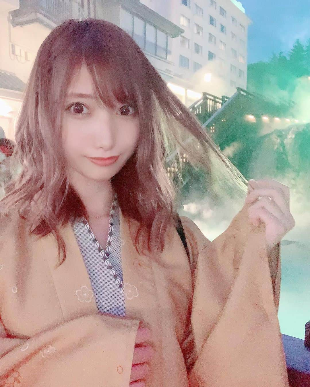 まきせれなさんのインスタグラム写真 - (まきせれなInstagram)「草津温泉初めて行けた！(｡• ·̫ •｡)♨️ ໒꒱· ﾟ #草津温泉#浴衣#onsen#ライブ配信#他撮り#被写体#portrait#温泉街#食べ歩き#japan#インスタグラビア#フェス行きたい#邦ロック女子#欅坂46好きな人と繋がりたい#makeup#ヘアメイク#アレンジヘア」10月29日 18時42分 - renamofu