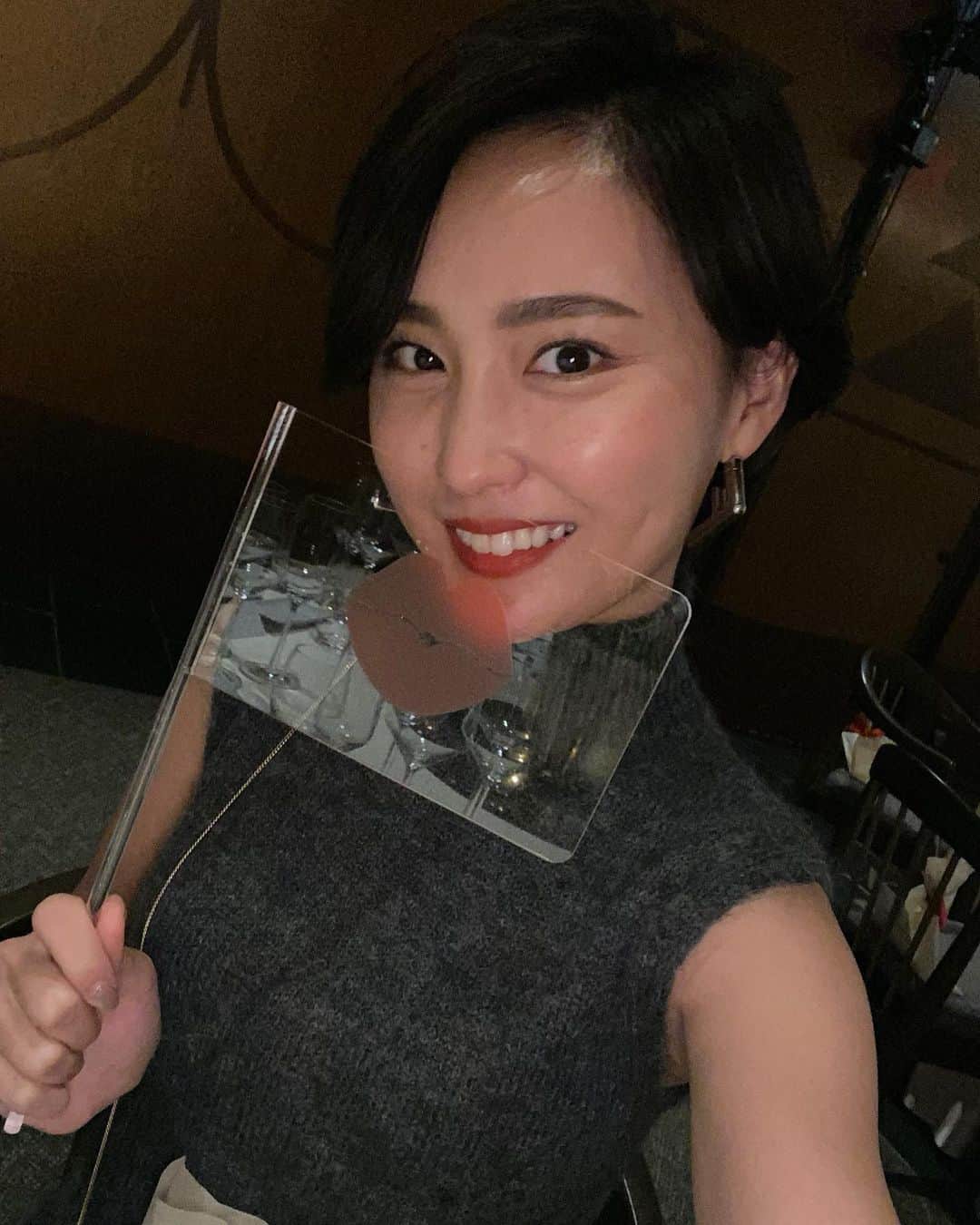 木村安梨沙のインスタグラム：「お食事中マスク外すから おしゃべりする時にって🥺 めっちゃ可愛くない？🥺❤️✨ すごいいいアイディア💡」