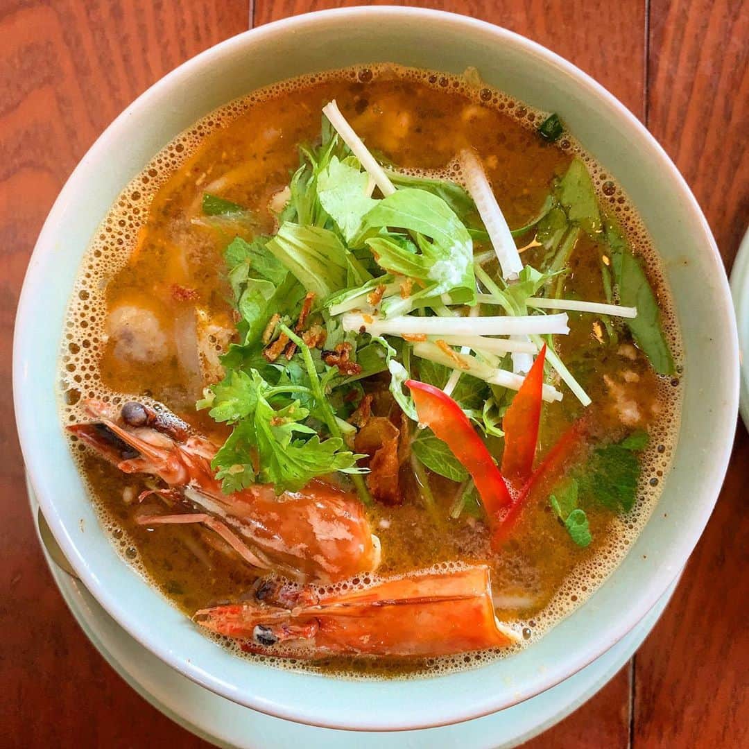 池内万作さんのインスタグラム写真 - (池内万作Instagram)「ランチ。 ずっと美味しいタイ料理のお店ないなぁと思ってたんだけど、ついに発見。 タイ料理問題解決いたしました♪ いいお店を見つけると幸せになるからなぁ。 ただただありがたいっすm(_ _)m また来ます〜！ #イケウチ家のグルメ旅 #イケウチ家さまよう」10月29日 18時57分 - mandeshita