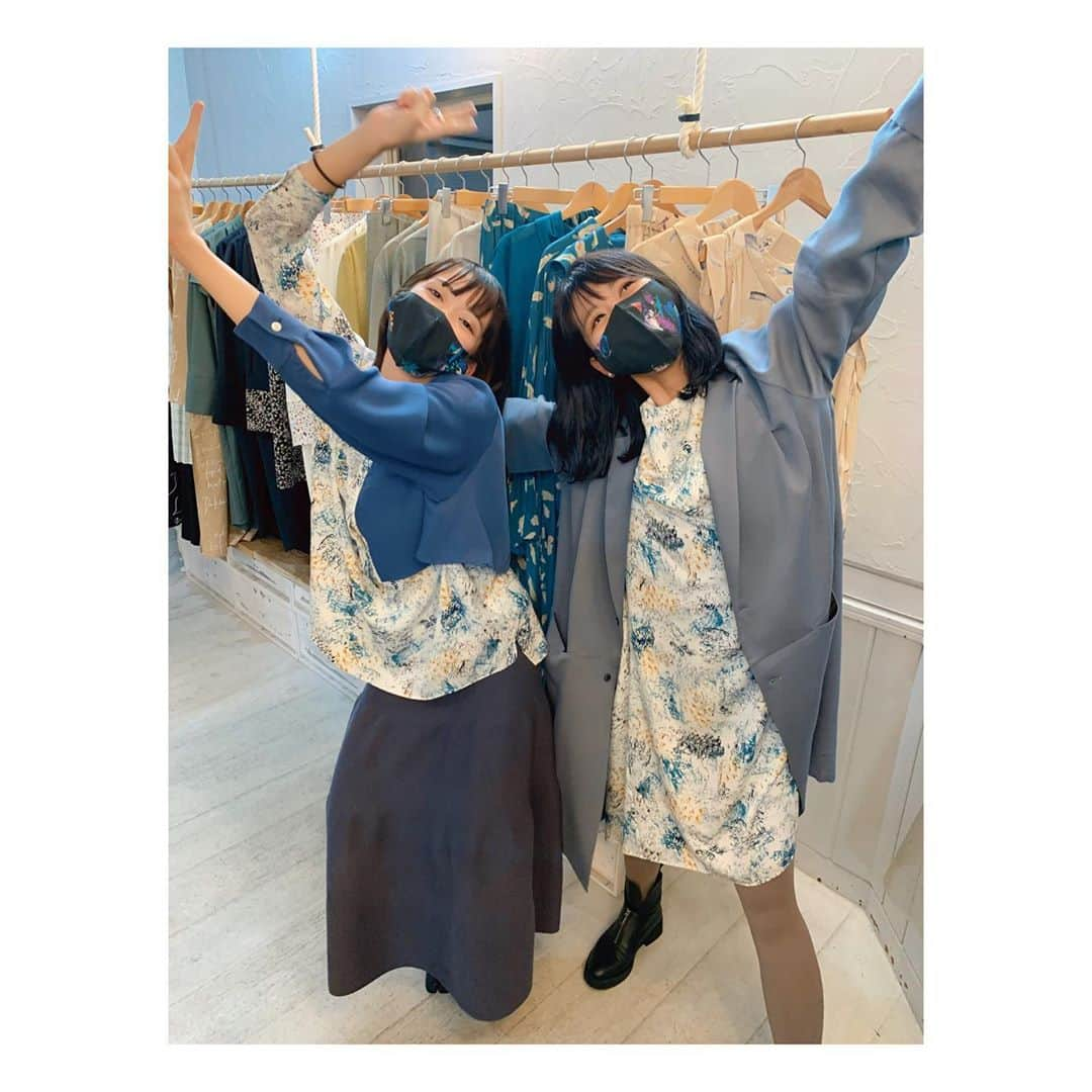 廣瀬茜さんのインスタグラム写真 - (廣瀬茜Instagram)「先日、JUN OKAMOTO+PANORMO 2021 SPRING & SUMMER EXHIBITIONへ☺︎♪  はるちゃんとお揃いでオーダーしたお洋服💘  大好きなお洋服達に囲まれてテンション上がりまくった〜〜〜  #junokamoto #panormo」10月29日 19時03分 - akane_bandmaid