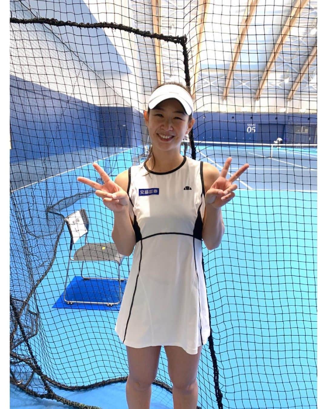 美濃越舞さんのインスタグラム写真 - (美濃越舞Instagram)「勝ち✌️ 4時間マッチ後の疲労顔😂 大会関係者の皆様、遅い時間までありがとうございました、、、  #テニス #全日本テニス選手権」10月29日 19時04分 - mai_minokoshi
