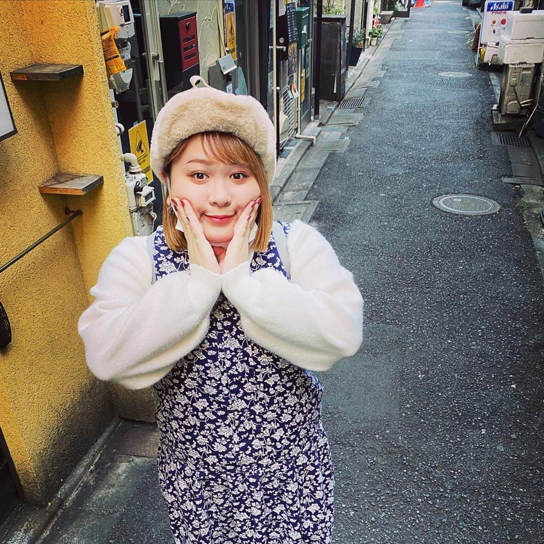 西田さおりさんのインスタグラム写真 - (西田さおりInstagram)「椎木に写真お願いしたら コレだよ。 どのタイミングでシャッター 押してくれてんだ。 今日のコーディネート 自分的には超イカしてるって 思ってたんだけど おばさんみたいって 言われたそんな一日。 . . #新宿 #ゴールデン街 #スーパー白目 #おばさんコーデ」10月29日 19時20分 - saori19950108