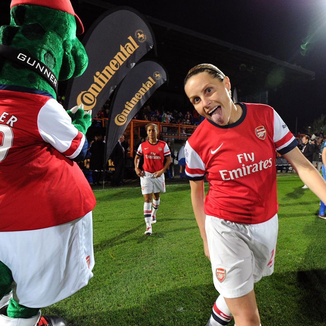Arsenal Ladiesさんのインスタグラム写真 - (Arsenal LadiesInstagram)「Wishing a very happy birthday to a true Arsenal legend... @kellyjsmith! 🏆❤️」10月29日 19時21分 - arsenalwfc