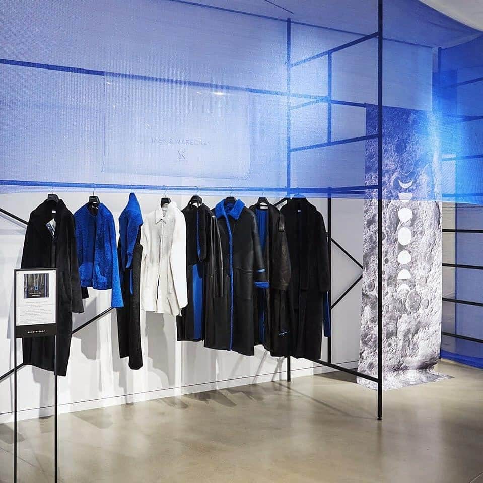 イネスエマレシャルのインスタグラム：「💙 VERY HONOURED TO BE COLLABORATING WITH THE ONE AND ONLY YUN KEE JEONG 💙 @boontheshop_cheongdam #inesetmarechal #yunkeejeong #collab #sustainablefashion #fashion #frenchfshion #parisian #musthave #beautiful #elegance #prestige #luxury」