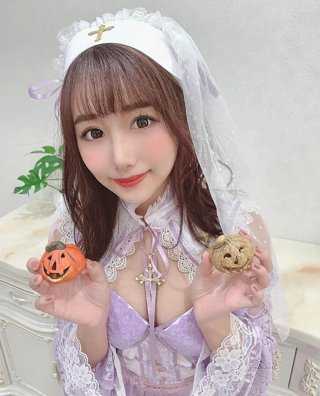 加藤里奈さんのインスタグラム写真 - (加藤里奈Instagram)「⋆ 一足先にハロウィン🎃 @malymoon1991 のコスプレだよ✌︎ ⋆ 明日あぴとまたやる🧡 ⋆ #ootd #fashion #instafood #instagram #instalike  #hairstyle #outfit #code #coordinate #style #stylepoint #instafashion #instagood #instalike #ファッション #撮影 #ヘアアレンジ #ヘアスタイル #アレンジスタイル #ヘア #かとこ #コーディネート #コーデ #かとこーで #今日の服 #ハロウィン #ハロウィンコスプレ #ハロウィン仮装」10月29日 19時44分 - katoco0326