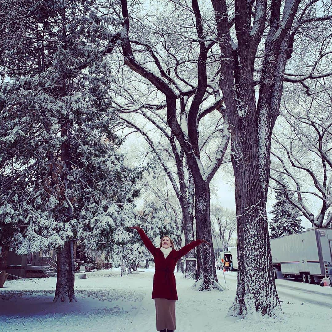 アマンダ・シュルのインスタグラム：「Lucy Giannola wants you to #vote. #ProjectChristmasWish」