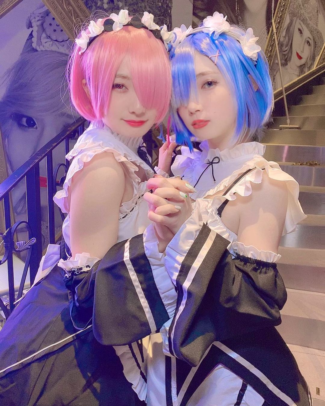 yokoのインスタグラム：「. 「姉様姉様。どうやらすこし混乱されているみたいですお客様」 . 「レムレム。何やら頭がおかしくなっているみたいねお客様」 . Re:ゼロから始める異世界生活 . ラム( @futaba_burlesque ) レム( @yoko_burlesque )  . . . . . . . . . #リゼロ#リゼロから始める異世界生活#コスプレ#ラム#レム#ラムレム #エンタメ活動を止めない #アジア一のエンターテインメント #burlesque#burlesque lesquetokyo#バーレスク東京#ダンサー#透明少女#model#hairmake#makeup#love#ootd#fashion#instagood#instalike#instafashion#tokyo#pink#blue #お洒落さんと繋がりたい#カメラ好きな人と繋がりたい#コスプレイヤーさんと繋がりたい」
