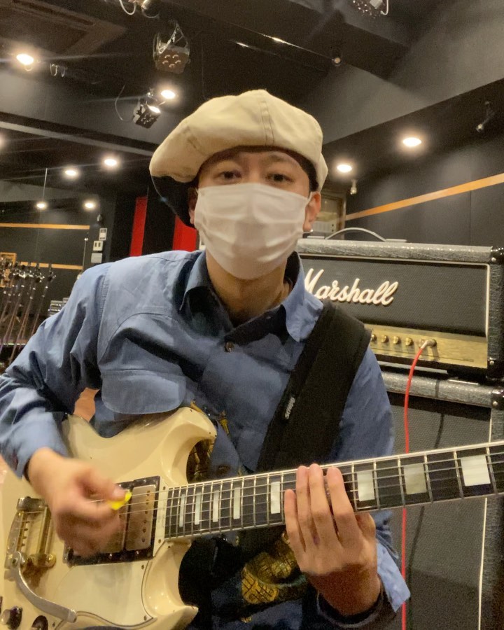 小野武正のインスタグラム：「久々のアラスカジャムでの #わしつなぎ あいも変わらずクイズ形式で恐縮です!!! さて何の曲かなあ🥺  #alaskajam #石井浩平のバターコーヒーダイエット」