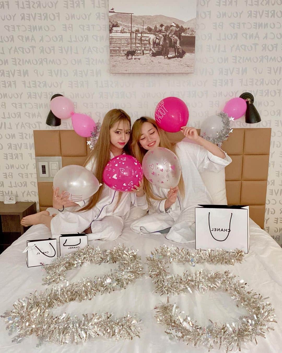 KEIさんのインスタグラム写真 - (KEIInstagram)「Birthday party 🐼💓🐼 双子でお互いのお誕生日をお祝いしたよ♡ . いつもありがとう♡ . .」10月29日 20時02分 - kei_oktwins