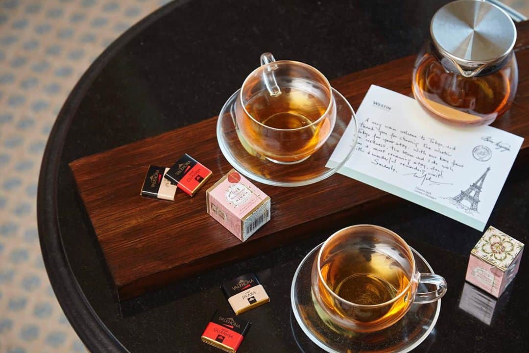 THE WESTIN TOKYO | ウェスティンホテル東京さんのインスタグラム写真 - (THE WESTIN TOKYO | ウェスティンホテル東京Instagram)「東京にいながらパリを感じる「Taste of Paris」の期間限定プランで至福のひとときを🇫🇷  11月30日（月）まで、フランス・パリの“The Westin Paris –Vendôme　ウェスティン パリ ヴァンドーム”のシグネチャーカクテルや、「ル・スパ・パリジエン」のトリートメントで、特別なホテルエクスペリエンスが楽しめるステイケーションプラン「Taste of Paris」をご用意。  また、“ウェスティン パリ ヴァンドーム”のレシピで作るお料理を最上階のフレンチレストランで楽しむ優雅なブランチにシャンパーニュを合わせて、よりパリを感じる寛ぎのひとときをお楽しみいただけます✨  詳細はプロフィールのリンクより🔗  For November only, experience a touch of France in Tokyo through an exclusive limited-time menu at Victor’s or a Paris-inspired staycation designed in collaboration with The Westin Paris – Vendôme🇫🇷  Take on a gastronomic journey to Paris with our exclusive French champagne brunch menu featuring signature culinary delights from The Westin Paris – Vendôme, all in the elegant European decor at Victor’s; Or pamper yourself with a virtual getaway to France with our Paris-inspired staycation packed with exquisite Paris-inspired amenities, soothing spa treatment and a welcome cocktail designed by The Westin Paris✨ More details via our bio link🔗  #ウェスティンホテル東京 #フランス料理 #パリ #ウェスティンパリ #ホテル #東京 #フレンチレストラン #ホテルディナー #宿泊 #宿泊プラン #スパ #グルメ #ステイケーション  #WestinTokyo #westin #hotel #Frenchcuisine #stayplan #staycation  #escape #dining #westinparis #thewestinparis  @thewestinparis」10月29日 20時26分 - westintokyo