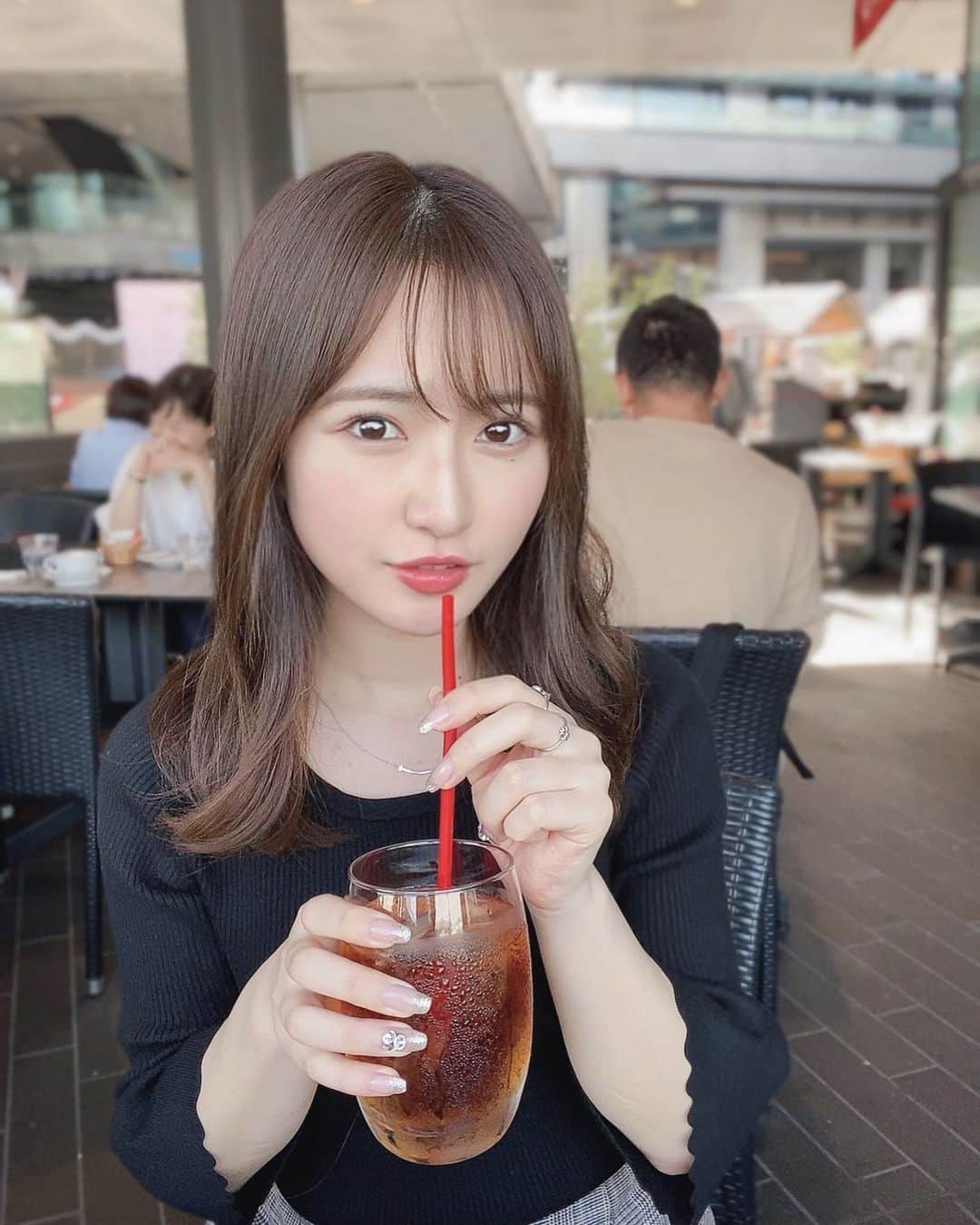 のインスタグラム：「カフェで過ごす時間が大好き♡  ミスコンも残り5日！ あと4回のあやぽちお願いします🐾  #ミス立教 #ミスコン #カフェ #カフェ好きな人と繋がりたい #カフェ巡り #紅茶 #二子玉川 #portrait #cafe #コーデ #秋コーデ」