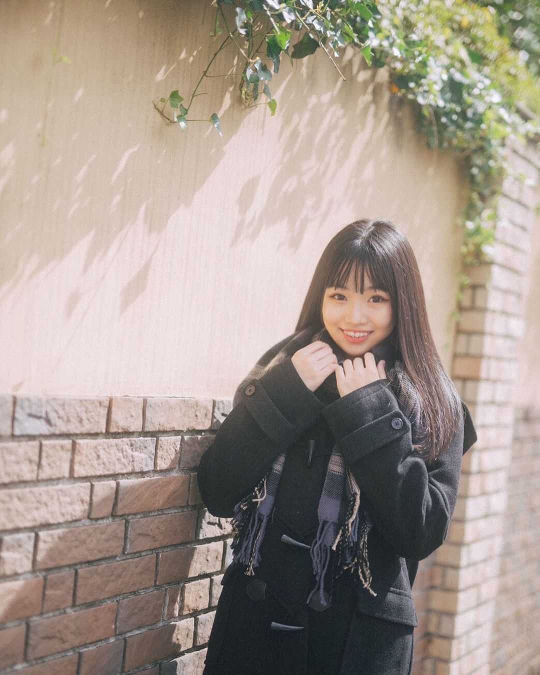 のインスタグラム：「・ 先日カンコー委員会の座談会が ありました〜😽🤍 ・ ・ 座談会ではスラックスについて  話し合ったり❕❕🤍😽 その他にも皆が喜んでくれる アイテムも作成中〜〜🤭🤭🤍 (情報解禁お楽しみに🤭🤍 ・ ・ カンコー委員会の撮影はもう秋冬撮影が始まって 可愛いコートとかマフラーも 付けたりして撮影してるの❕❕🥺 冬先取りできてる気分で撮影も めちゃくちゃ楽しいです😽🤍 ・ ・ #カンコー委員会#カンコーショップ原宿#制服#制服コーデ#なんちゃって制服#jc2#06」