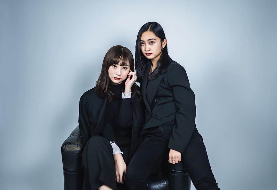 のインスタグラム：「. 香蓮(@miss4chuo__2020)と たまたま撮影場所が一緒だった時の！！😎 　 オールブラックで クールな感じで撮っていただきました🐾🖤     #セットアップ #セットアップコーデ #セットアップスタイル #パンツスタイル #ジャケットコーデ #ブラックコーデ #オールブラック #ワントーンコーデ #dholic #dholicsnap」