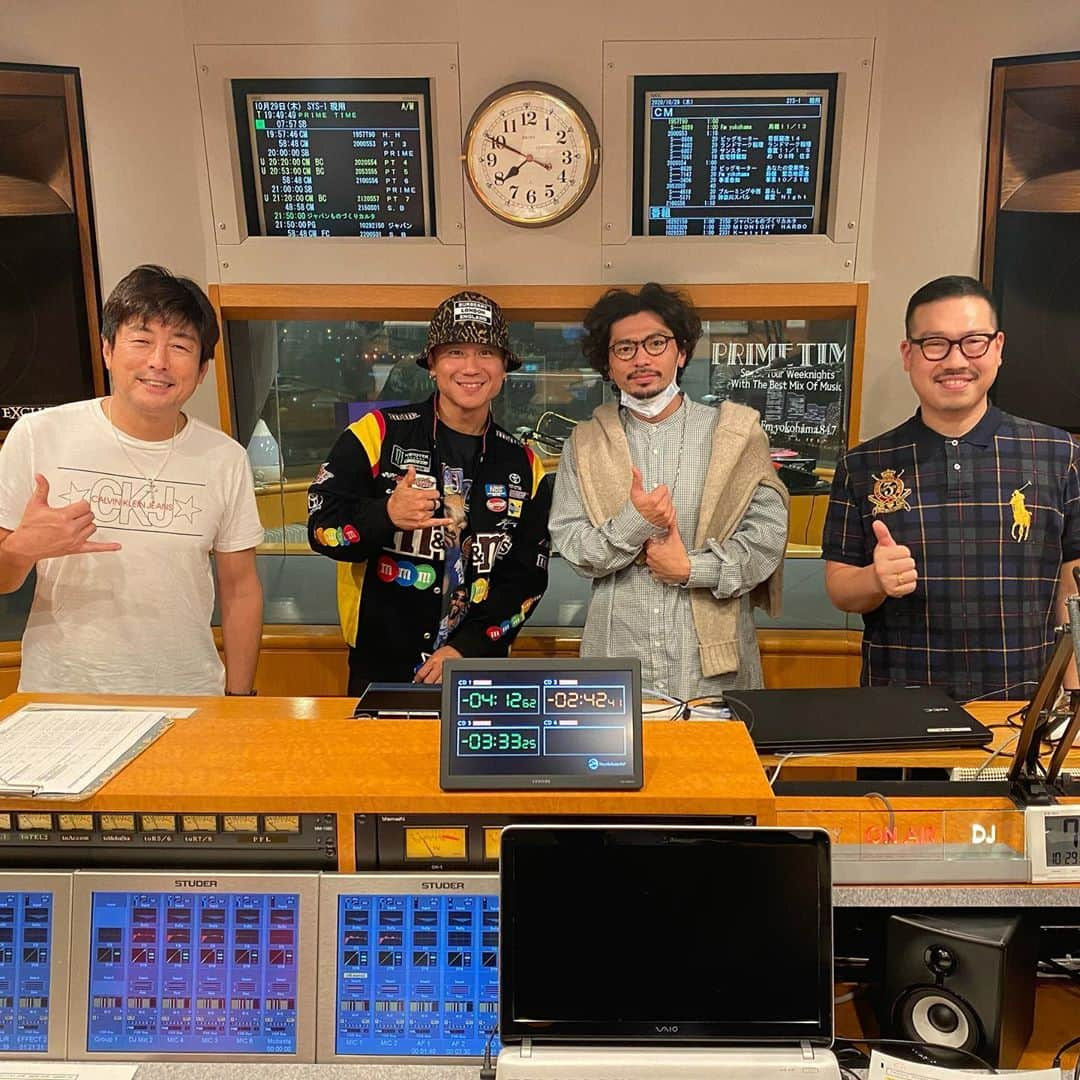 KIMI さんのインスタグラム写真 - (KIMI Instagram)「Fm yokohama 84.7 @fmyokohama847_official  本日 ユウヤちゃんと、ワンデイジャックさせていただきました✨📻  スタッフの皆様、朝早くから本当に素晴らしい景色を経験をさせていただき本当にありがとうございます‼️ Fヨコファミリーの一員になれて嬉しいです✨  ファンの皆様、 いつも応援ありがとうごさいます✨💚  #ちょうどいいラジオ #光邦　さん #覇魂  #lovelyday #鈴木まひる　さん @yorudemo_mahiru  #ene_good_for_you  #MITSUMI さん #tresen #植松哲平　さん @fesmatsu  #ファーストサマーウイカ　さん @f_s_uika  #PRIMETIME #DJ栗原　さん @djkurihara  #DJ帝　さん @djmikado  #木曜日の男子会 #鍵本輝 @lead_akira  #古屋敬多  @lead_keita  #谷内伸也 @lead_shinya   #超感謝 #地元 #あいらぶよこはま #あいらぶえふよこ #あいらぶはますた」10月29日 21時11分 - kimi_da_pump