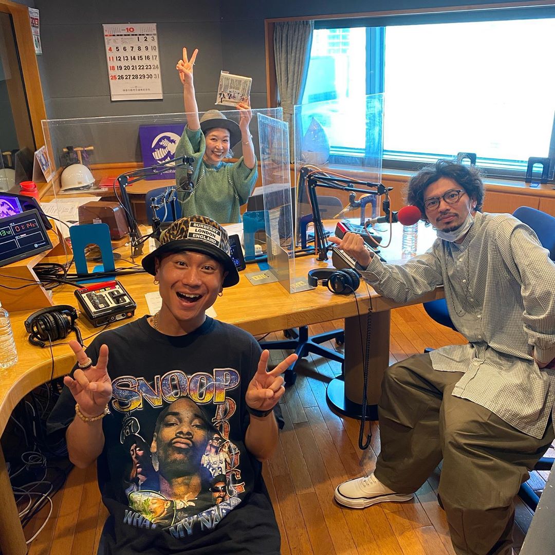 KIMI さんのインスタグラム写真 - (KIMI Instagram)「Fm yokohama 84.7 @fmyokohama847_official  本日 ユウヤちゃんと、ワンデイジャックさせていただきました✨📻  スタッフの皆様、朝早くから本当に素晴らしい景色を経験をさせていただき本当にありがとうございます‼️ Fヨコファミリーの一員になれて嬉しいです✨  ファンの皆様、 いつも応援ありがとうごさいます✨💚  #ちょうどいいラジオ #光邦　さん #覇魂  #lovelyday #鈴木まひる　さん @yorudemo_mahiru  #ene_good_for_you  #MITSUMI さん #tresen #植松哲平　さん @fesmatsu  #ファーストサマーウイカ　さん @f_s_uika  #PRIMETIME #DJ栗原　さん @djkurihara  #DJ帝　さん @djmikado  #木曜日の男子会 #鍵本輝 @lead_akira  #古屋敬多  @lead_keita  #谷内伸也 @lead_shinya   #超感謝 #地元 #あいらぶよこはま #あいらぶえふよこ #あいらぶはますた」10月29日 21時11分 - kimi_da_pump