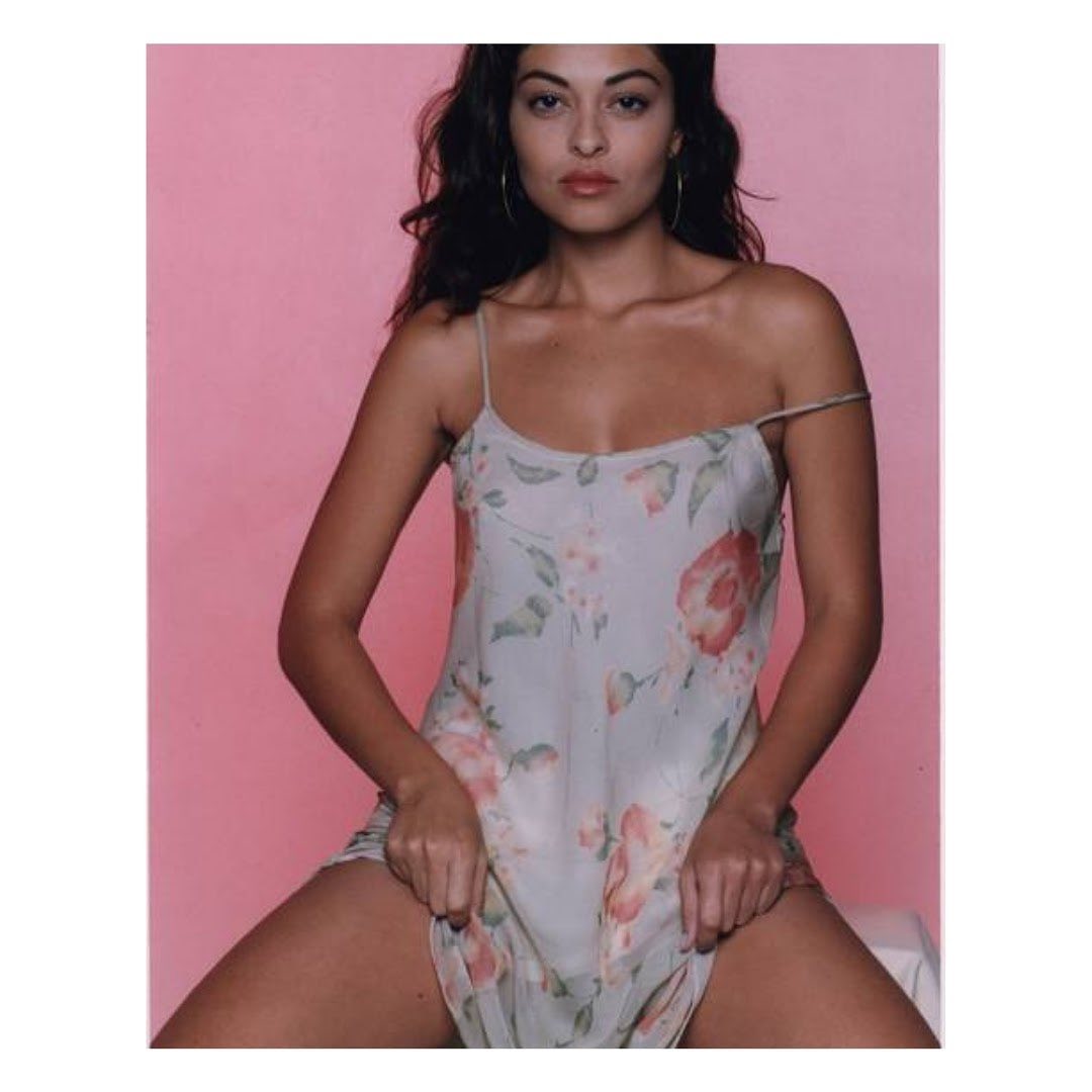 ジュリアナ・パエスのインスタグラム：「#tbt 20 aninhos.. de quando eu tirava a sobrancelha até não poder mais kkkkkkkk」