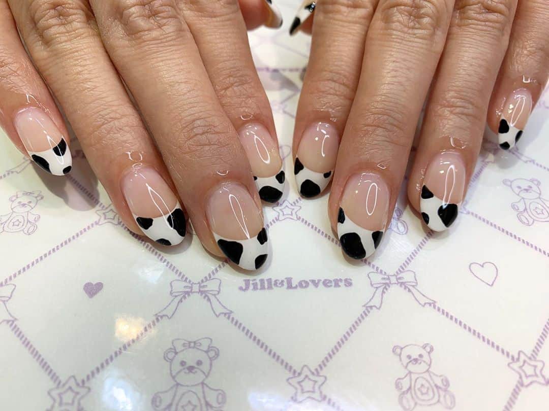 mamijinguのインスタグラム：「🐮  #jillandlovers #nail #nailart #paragel #gelneil#gel #ネイル #ネイルアート #me #look #love #かわいい」