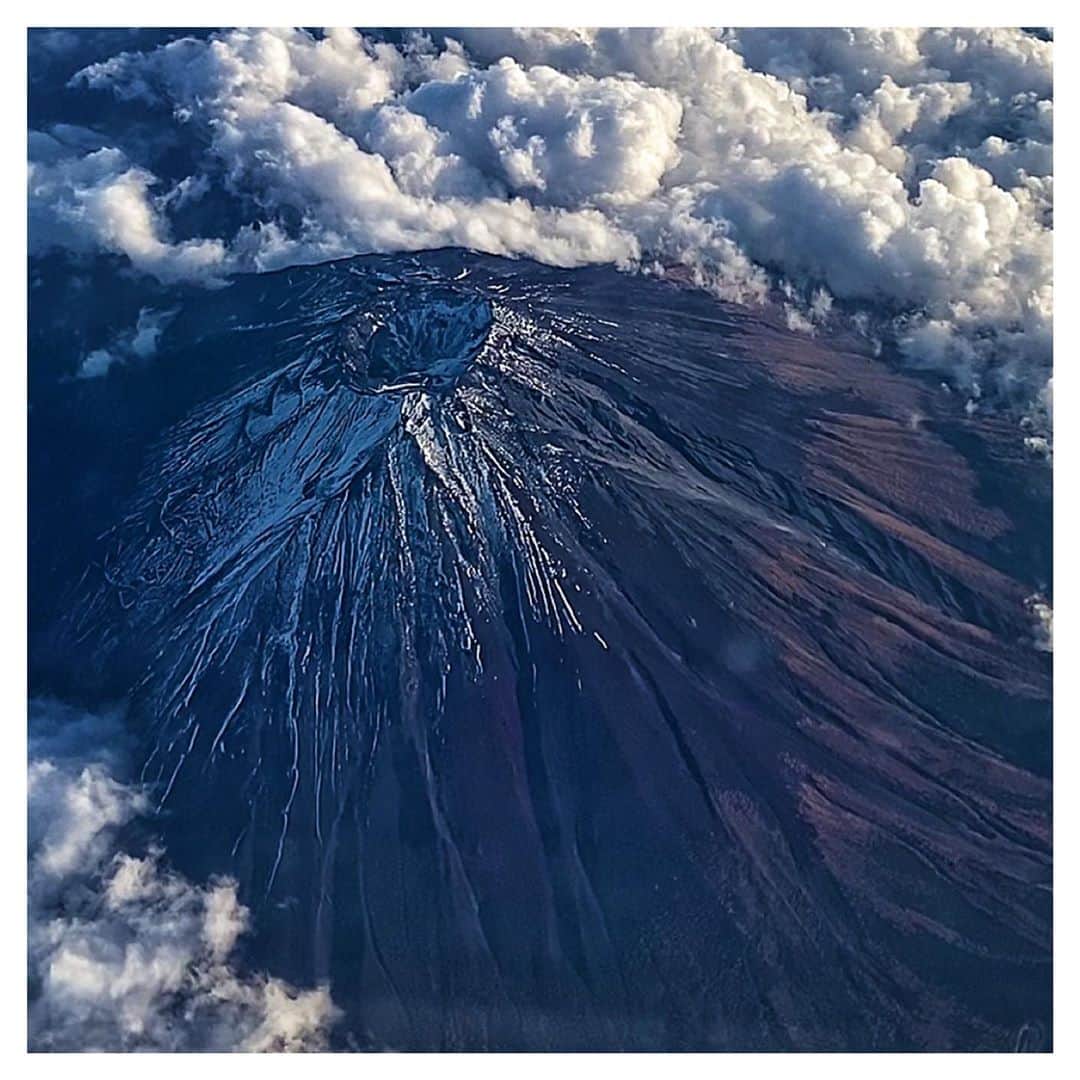 さだまさしさんのインスタグラム写真 - (さだまさしInstagram)「富士山🗻 . #富士山 #さだまさし #sadamasashi」10月29日 21時28分 - sada_masashi