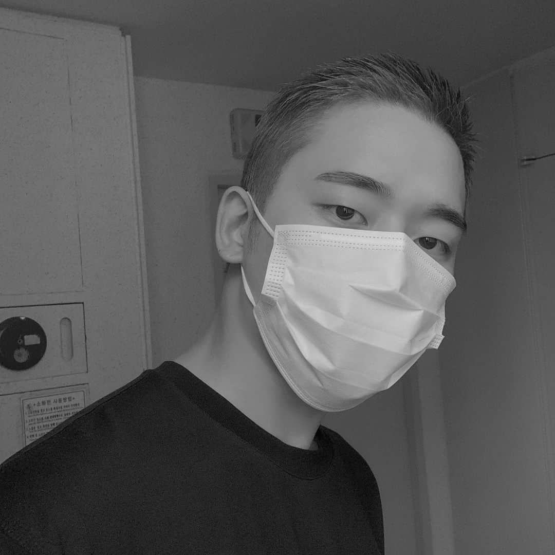チェジン さんのインスタグラム写真 - (チェジン Instagram)「I'm alive」10月29日 21時22分 - doihyeon9x