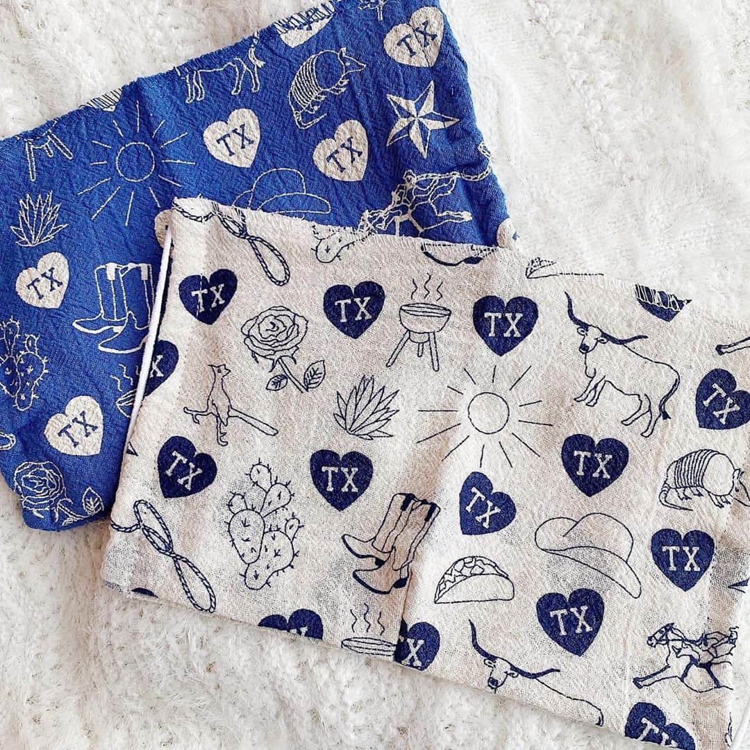 マップトートのインスタグラム：「Our new face masks are now available at @shopemersonrose ! Check them out and #ShopSmall」