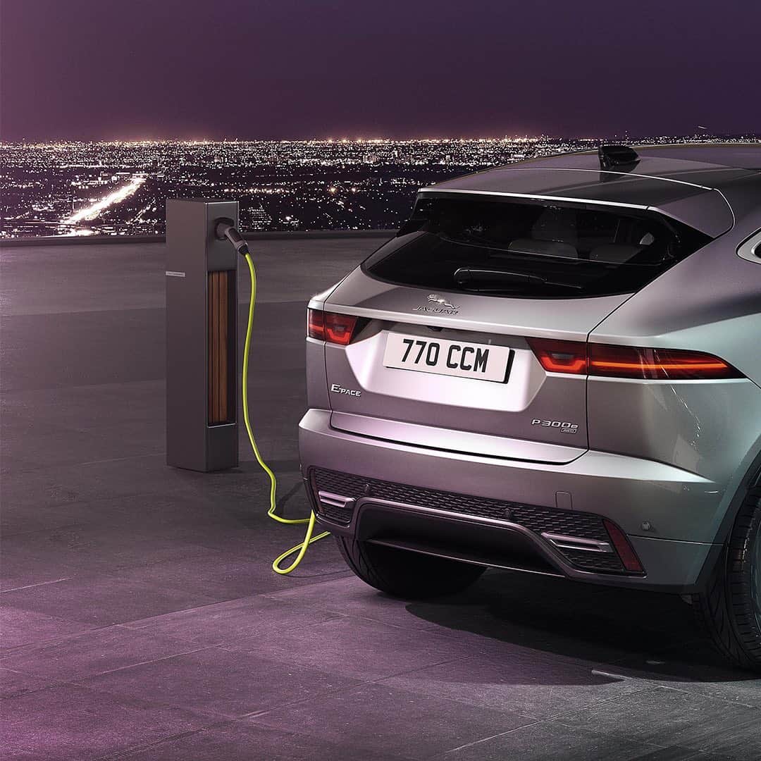 Jaguarさんのインスタグラム写真 - (JaguarInstagram)「Efficient powertrains, enhanced dynamics and all-electric driving. The New #Jaguar #EPACE is available with a range of #PHEV and #MHEV engines, capable of up to 55km on a single charge and recharging 0-80% in as little as 30 mins.   #Premium #Luxury #Performance #SUV #EV #Hybrid #AWD #ElectricCars #InteriorDesign #Technology #CarsofInstagram」10月29日 21時41分 - jaguar