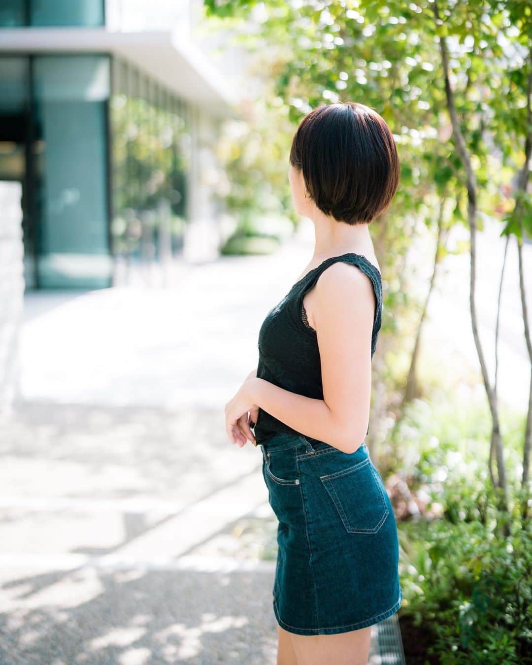 ほなみのインスタグラム：「. ショートカットにして 少し伸びたらめっちゃ気になるけん 美容室行く頻度増えた☺︎ . 美容は私のパワー♡大好き♡ . でも結構めんどくさがりなので、 無理に頑張らない。笑 そして何よりしてもらうのが好き💆‍♀️💇‍♀️笑 . 気分上げたい時に、 エステ行ったりネイル変えたりする☺️ 私の自分のご機嫌取る方法の一つ♡ . みんなのご機嫌取る方法なにかな〜？🌿 .」