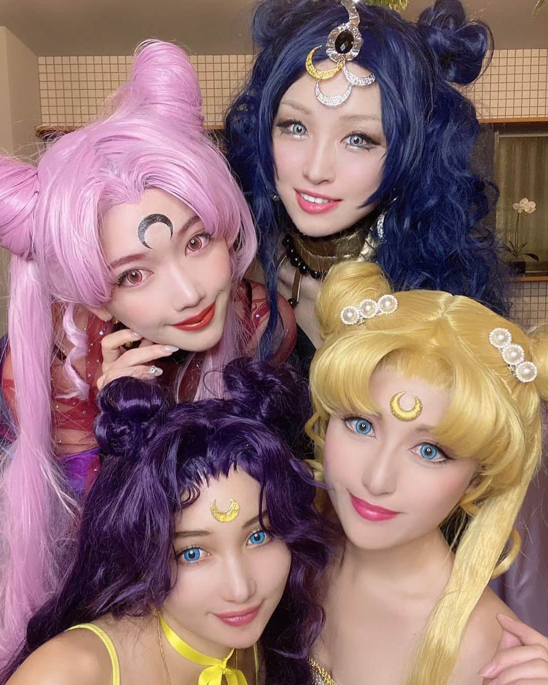 チアコマさんのインスタグラム写真 - (チアコマInstagram)「みんな大好き♡♡﻿ ﻿ ﻿ チアコマ他アカウントはこちら⬇︎﻿ ﻿ メインアカウント @chia_koma﻿ キャンプ、コーデ、メイク﻿ ﻿ 撮影データアカウント﻿ @chiakomander﻿ ﻿ #chiakoma #チアコマ #cosplay #コスプレ #cosplayer #コスプレイヤー #レイヤー﻿ #ハロウィン #コスプレイヤー #レイヤーさんと繋がりたい﻿ #ハロウィンコスプレ #halloween #セーラームーン #salormoon #ルナ #luna #ブラックレディ #blacklady #serenity」10月29日 21時53分 - chiakoma_cosplay