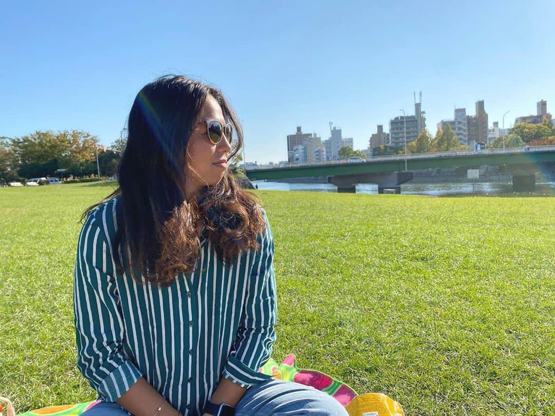 浅井悠由さんのインスタグラム写真 - (浅井悠由Instagram)「" Sunglasses and lawn, rest ...🕶🌱☕ #picnic  #relax」10月29日 21時54分 - youasai4