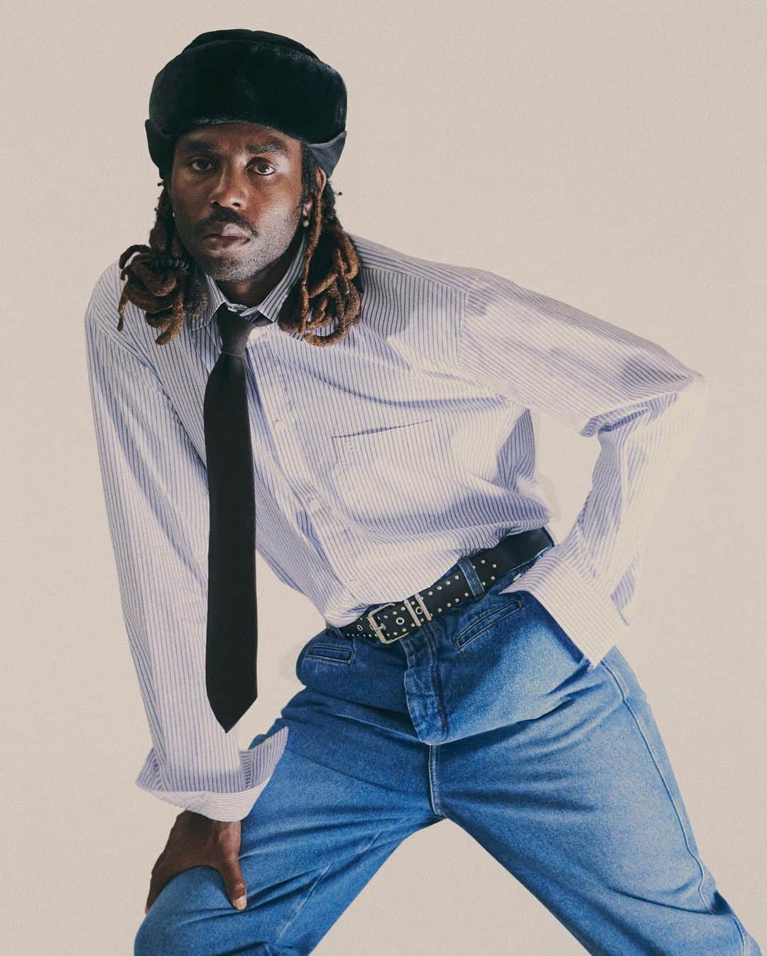 MR PORTERさんのインスタグラム写真 - (MR PORTERInstagram)「Mr @devhynes, a multi-talented musical maestro has composed the music to what  should be your new favourite TV show, `We Are Who We Are'. We spoke to him about putting others first, using the world as inspiration and how to connect with others in a deeply disconnected world.  Head to the link in bio to read the full interview. #MRPORTERJournal」10月30日 3時21分 - mrporter