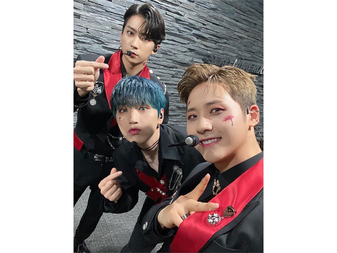 B1A4さんのインスタグラム写真 - (B1A4Instagram)「201029 엠카운트다운 📸  뱀파이어 영화에서 '툭' 하고 튀어나온 B1A4🧛  #B1A4 #영화처럼 #Origine」10月29日 21時57分 - b1a4ganatanatda