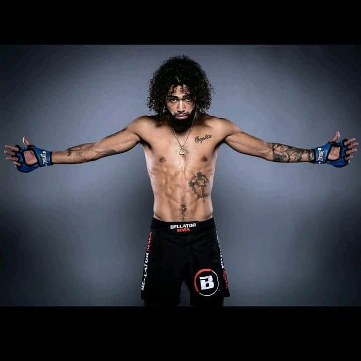 ジョンス のインスタグラム：「ITS TIME, MY TIME.  TONIGHT WE HAVE SOME FUN🦍 . . . #teamortega#bellator250#prelims#youtube#cbs#sports#share#striking101#exploremore」