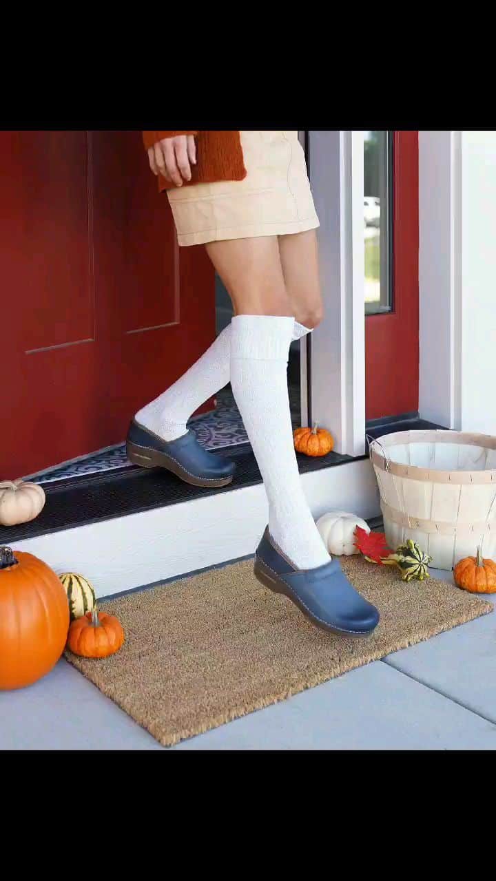 ダンスコのインスタグラム：「October vibes. 🍂🍂」