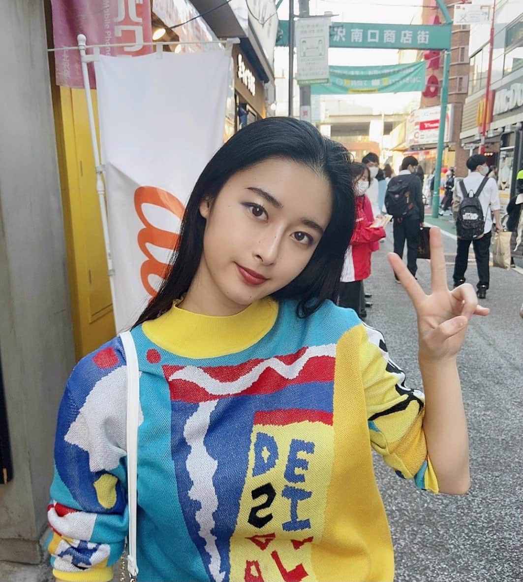 西山なずなのインスタグラム：「#下北沢古着屋巡り ✌︎︎✌︎︎」